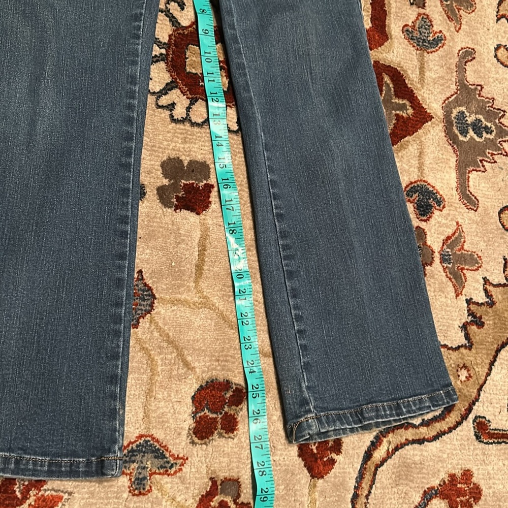 Lee Women’s Natural Bootcut Jeans Mid-Rise Like new condition Size 8 Petite - Picture 10 of 11